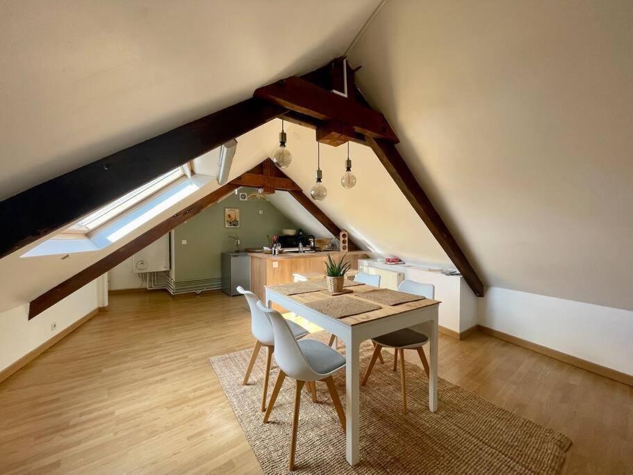 La Bellevue X Parking By Melrose Apartment บาเยอ ภายนอก รูปภาพ