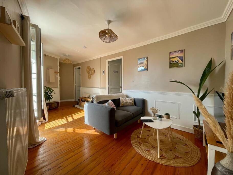 La Bellevue X Parking By Melrose Apartment บาเยอ ภายนอก รูปภาพ
