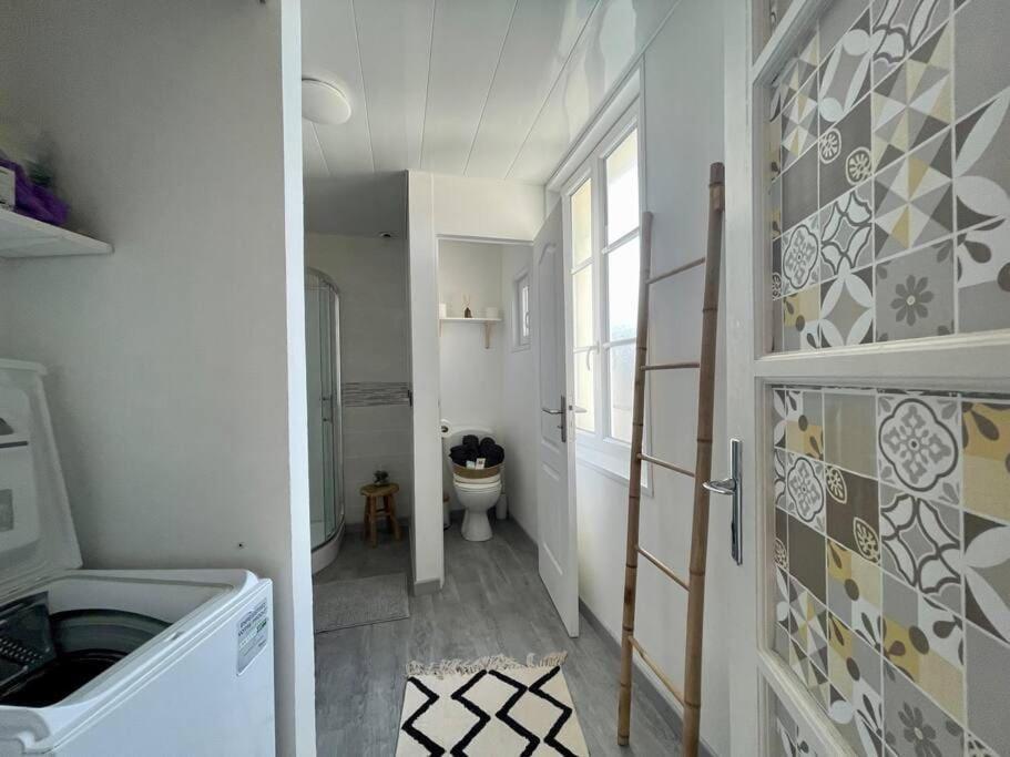 La Bellevue X Parking By Melrose Apartment บาเยอ ภายนอก รูปภาพ