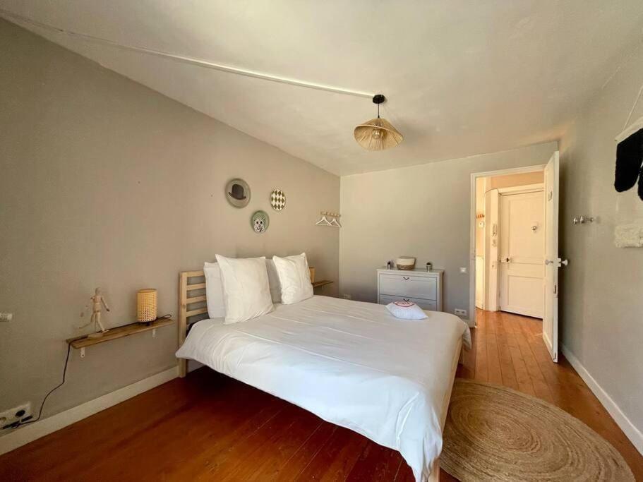 La Bellevue X Parking By Melrose Apartment บาเยอ ภายนอก รูปภาพ