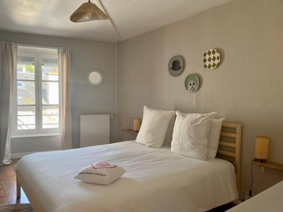 La Bellevue X Parking By Melrose Apartment บาเยอ ภายนอก รูปภาพ